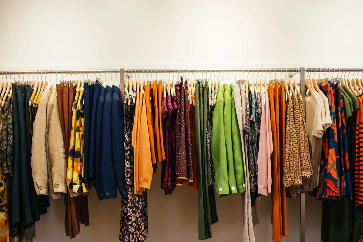 Retro Wardrobe Spring Clean Checklist: What to Keep, Repair and Restyle